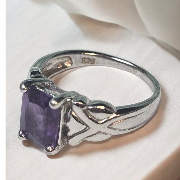 Beautiful Amethyst 925 Silver Rectangle Cut Ring Size 7.5 - Picture 3 of 8